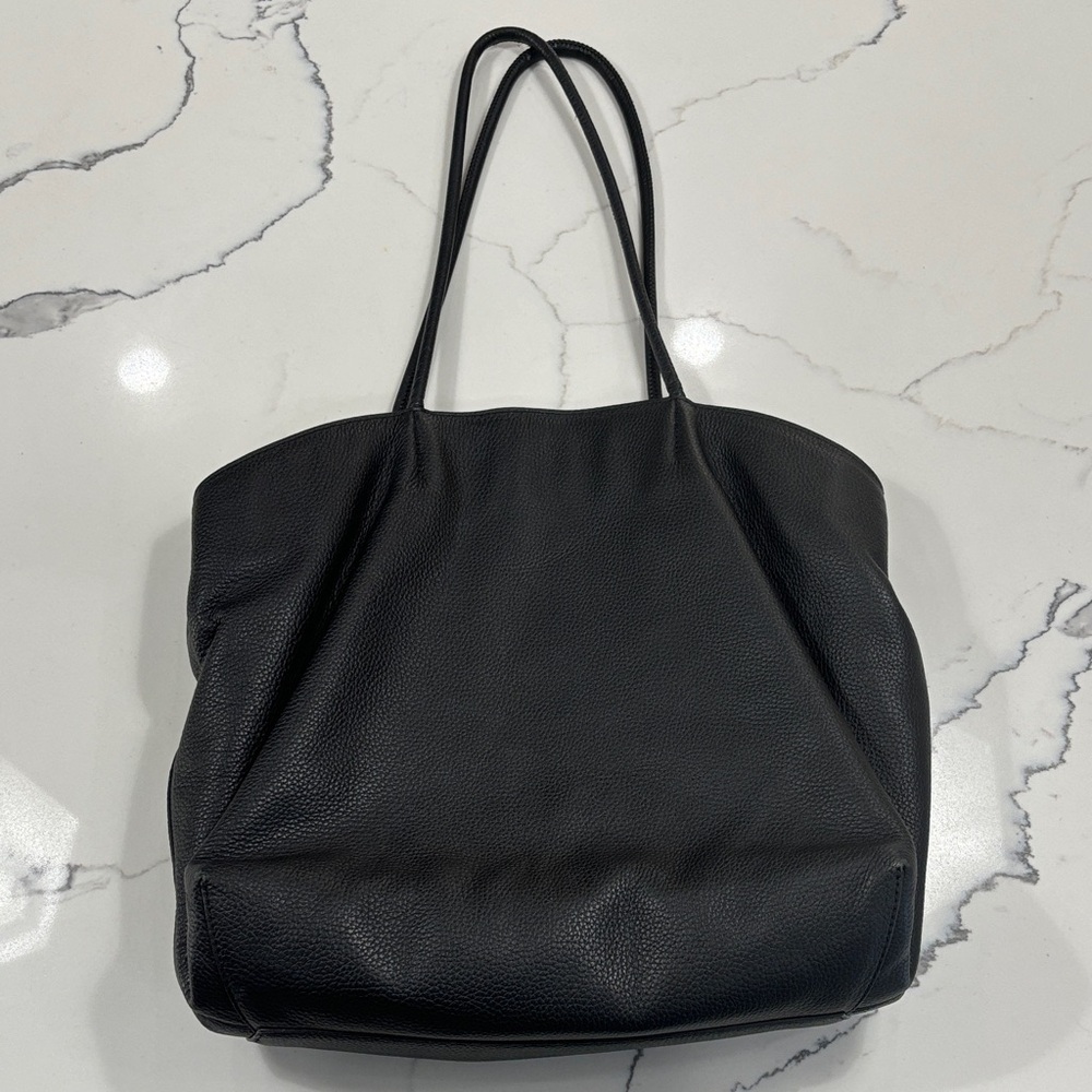 Marc Jacobs Pebbled Black Leather Tote Bag - Picture 5 of 12